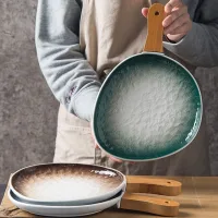 H58 - Plato de Cerámica con Manija de Madera Diseño Degradé