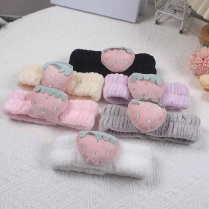 HB231027 - Vincha Frutillas para Limpieza Facial