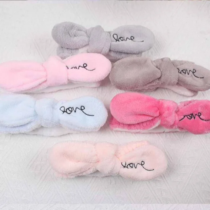 HB231029 - Vincha Moño Love para Limpieza Facial