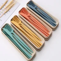 PCS2373 - Set/Estuche de Cubiertos Fibra de Trigo Eco Amusing - 4pzas
