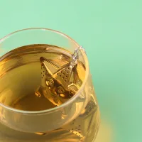 Filtro/Infusor de Té en Hebras de Acero Inox Diseño Arbolito - Dorado