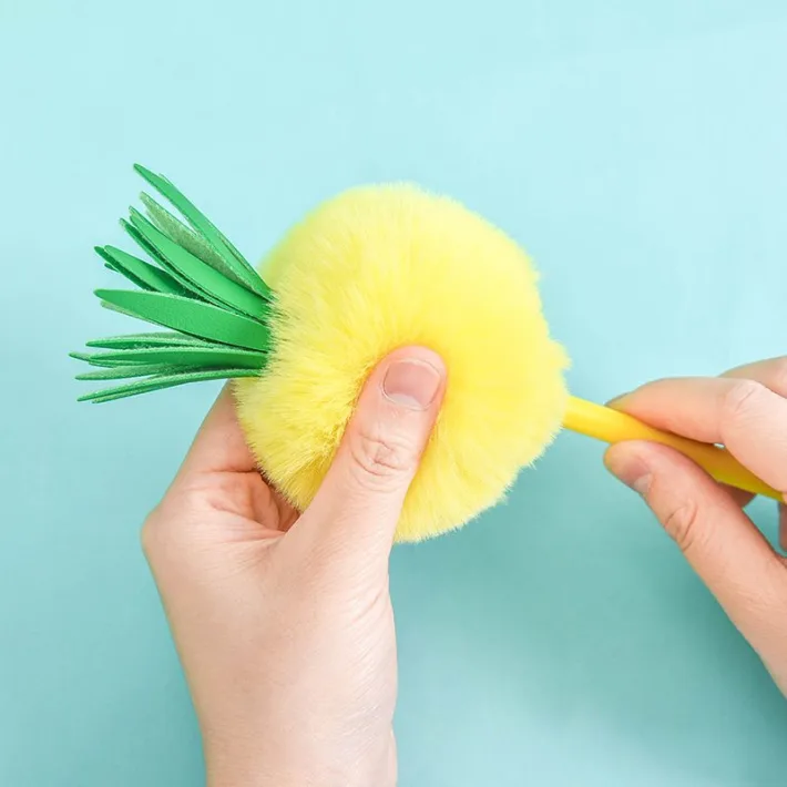 Lapicera Bolígrafo Pinneaple Pompóm